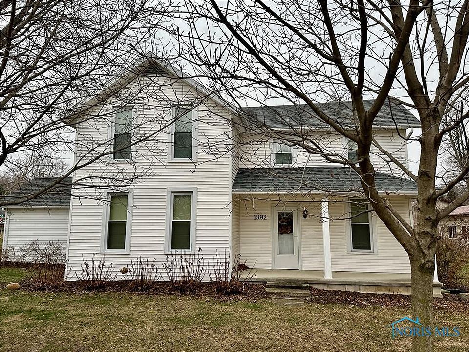 1st image of 1392 River St