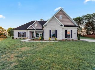 203 Oakland View Dr, Brownsboro, AL 35741