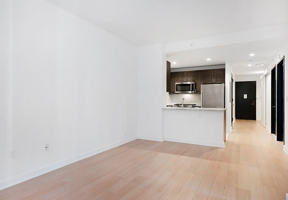 1st image of 21 W End Ave APT 1002