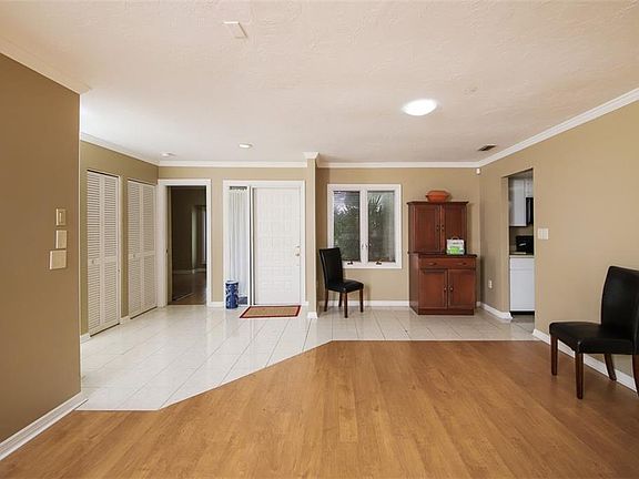 4th image of 6140 Wilshire Cir #4