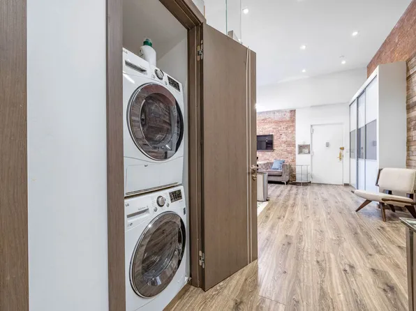 205 East 16th Street image 3 of 17
