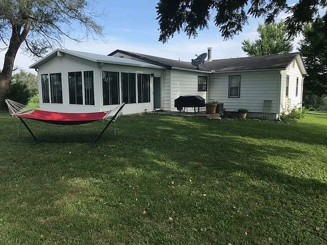 2 bed, 1200 sqft, $1,850 — Photo 3