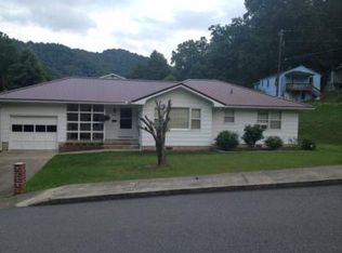 800 Lincoln St, Mullens, WV 25882