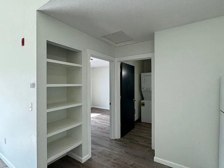 Stark Street Villa — Photo 38