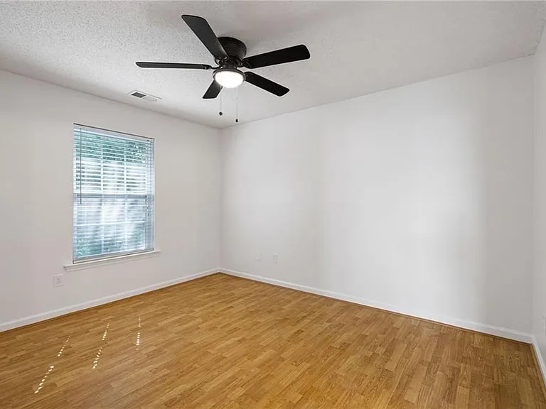 176 Darbys Crossing Ct — Photo 15