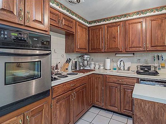 2nd image of 6184 Old Troy Pike