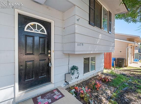 3rd image of 1175 Chiricahua Dr