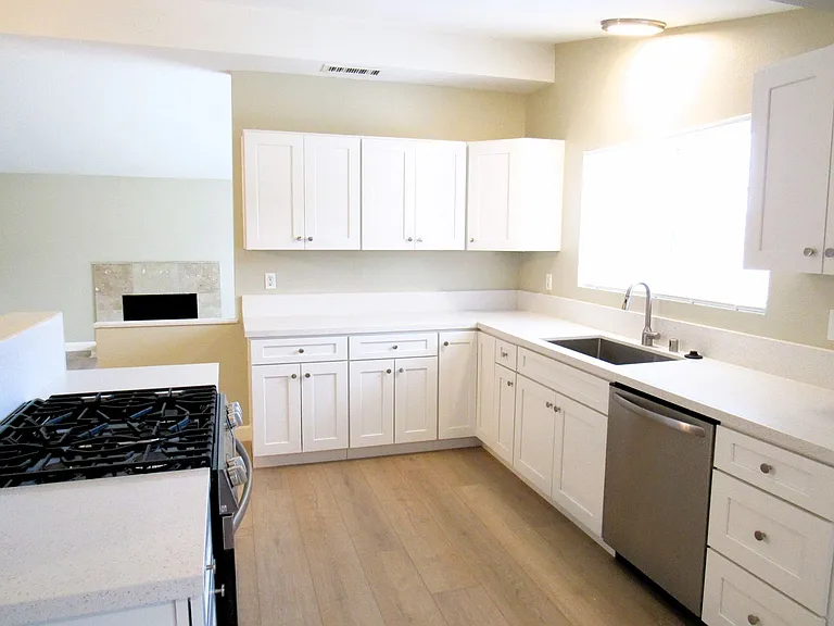7049 Fillmore Dr — Photo 5
