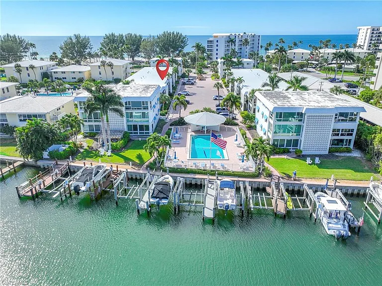 2100 Gulf Shore Blvd N #212 — Photo 34