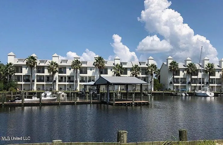 2 bed, 2.5 bath, 1300 sqft, $1,850 — Photo 3