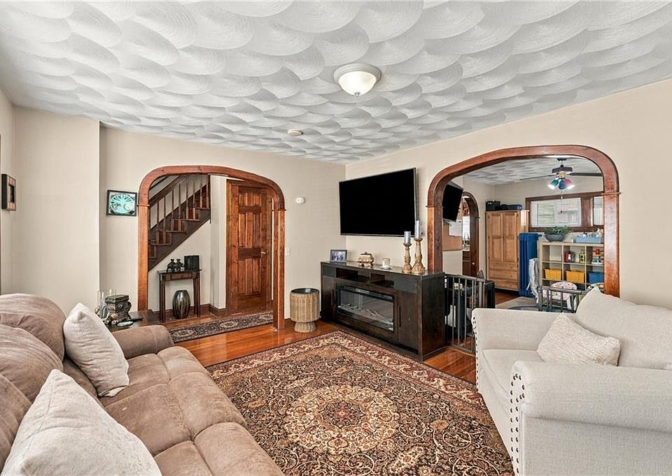 1st image of 37 Homer St