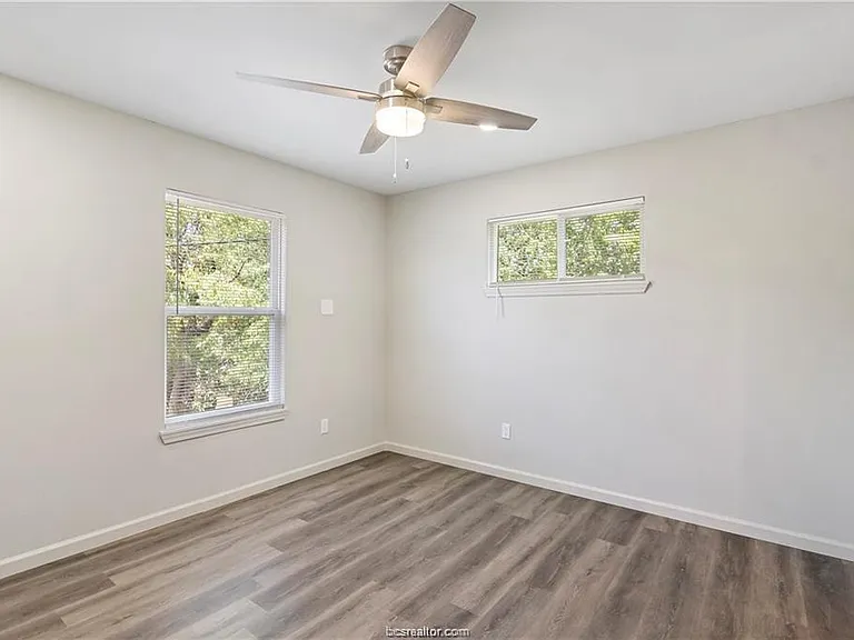 1504 Alpine Cir #B — Photo 14