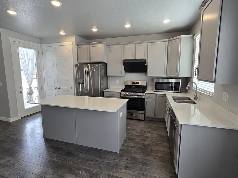 3347 W Lazy J Ln — Photo 4