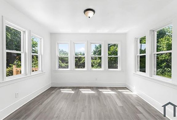 4th image of 330 Westminster St #330