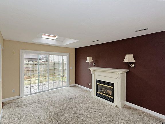 3rd image of 47 Meadowlark Dr