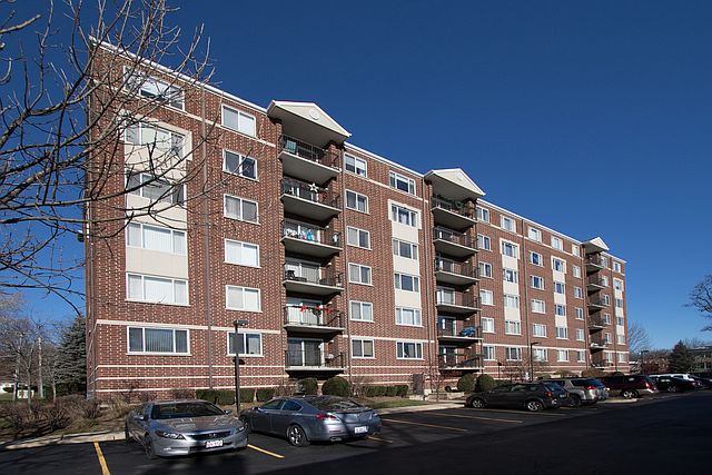 1st image of 31 E Grove St APT 202