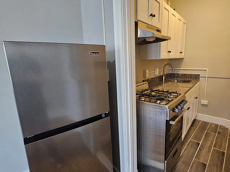 1175 Chapel St #202 — Photo 1