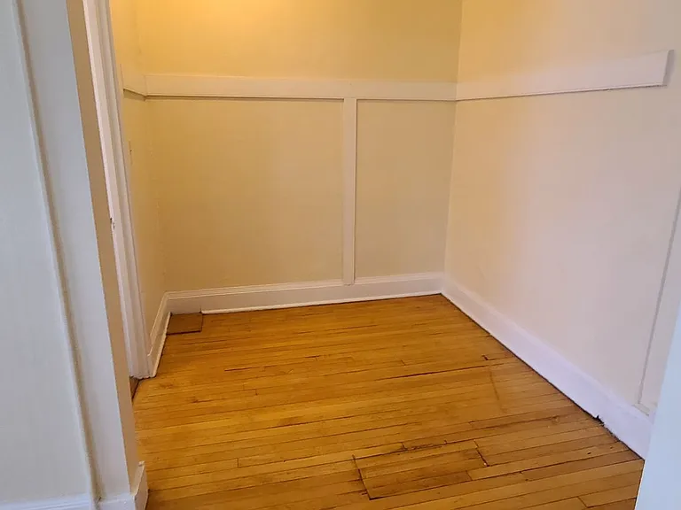 178 Summit Ave — Photo 2