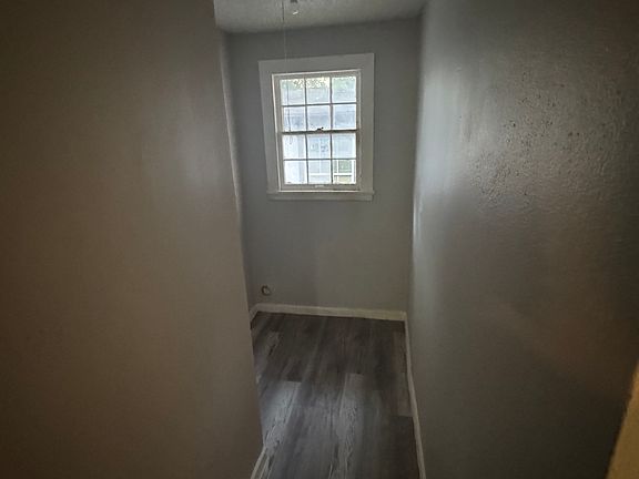 5th image of 944 Thompson Pl #2