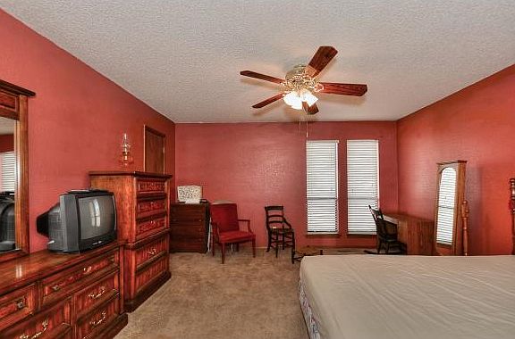 5th image of 1906 Vanessa Dr