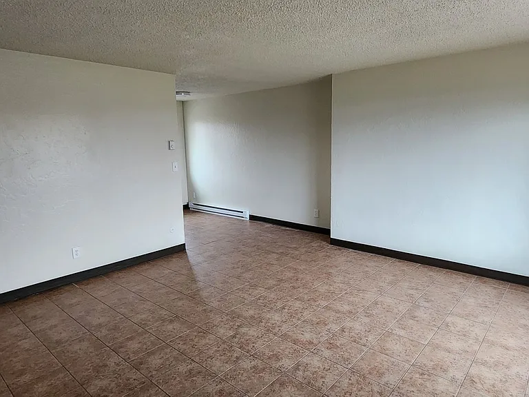 1242 SW Murray St — Photo 2