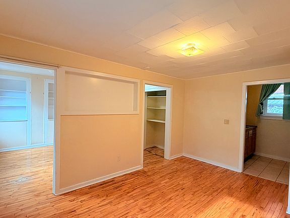 5th image of 111 College St APT 3C
