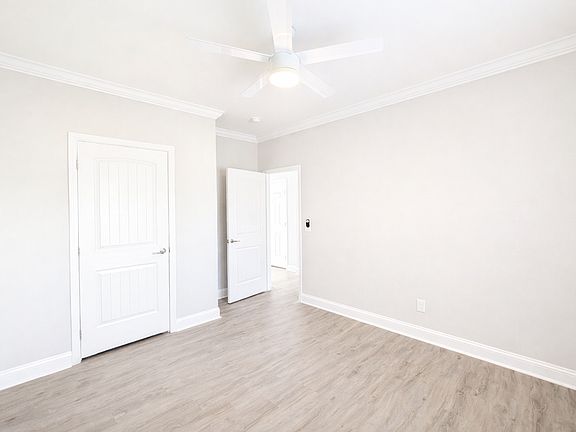 5th image of 32 Indian Camp Rd