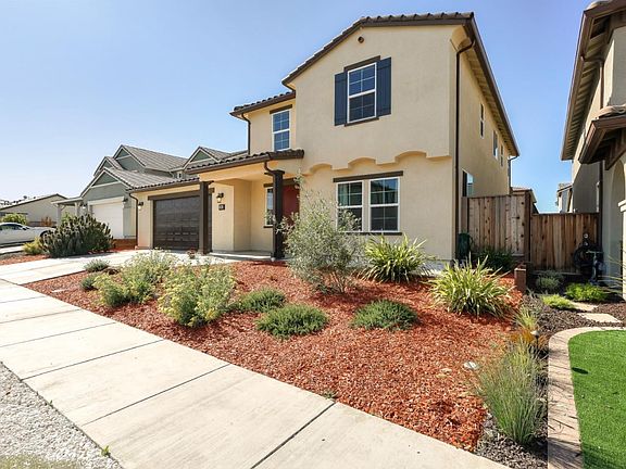 3rd image of 1081 Cabrillo Dr