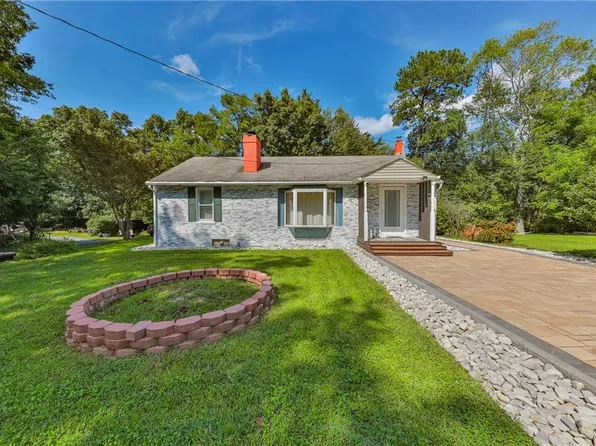 4430 Crescent St, Stroudsburg, PA 18360