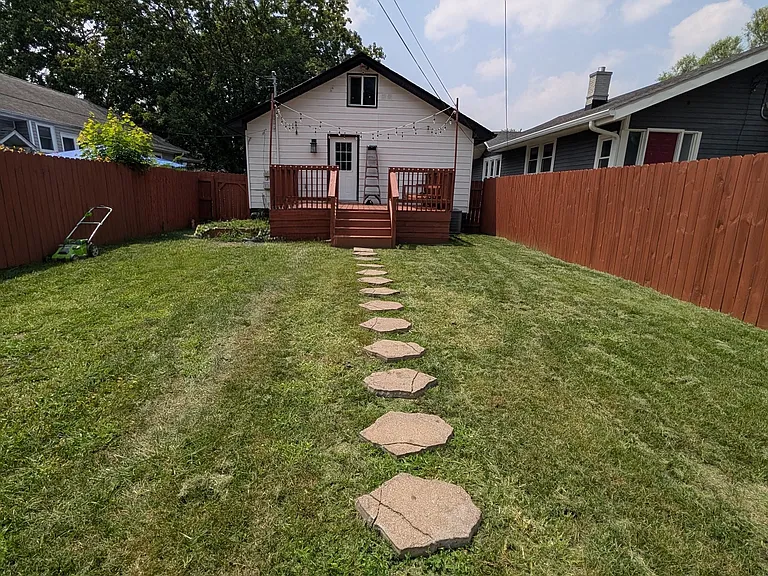 715 N Bosart Ave — Photo 10