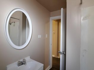 2 W Division St REAR 2, Chicago, IL 60610