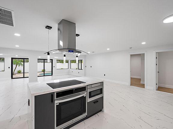 4th image of 360 Saturn Avenue