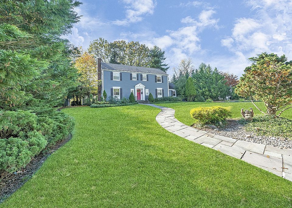 1st image of 51 Cambridge Dr