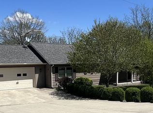 545 S Mapes Dr, Stockton, IL 61085