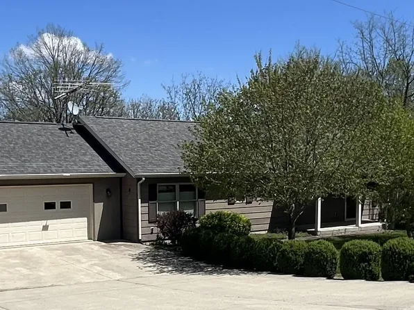 545 S Mapes Dr, Stockton, IL 61085