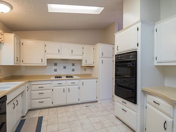5th image of 3366 Greenacre Dr #0
