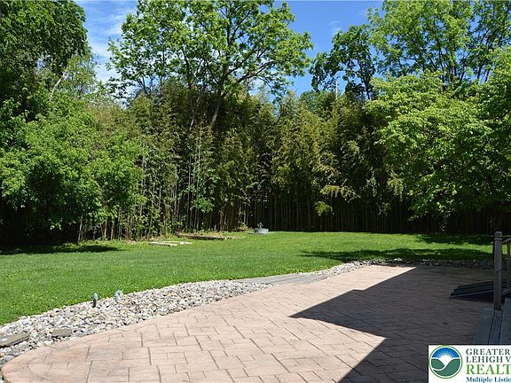 4th image of 100 Rose Ct