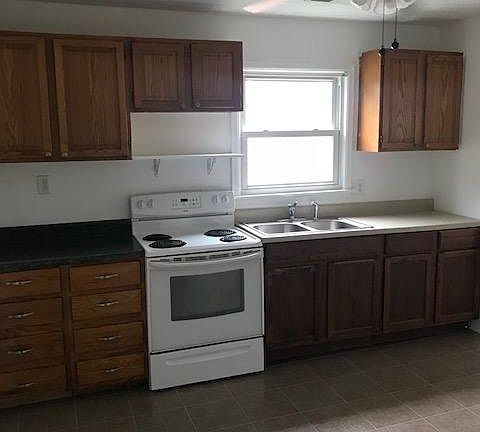 3rd image of 1567 Carlisle Ave SE