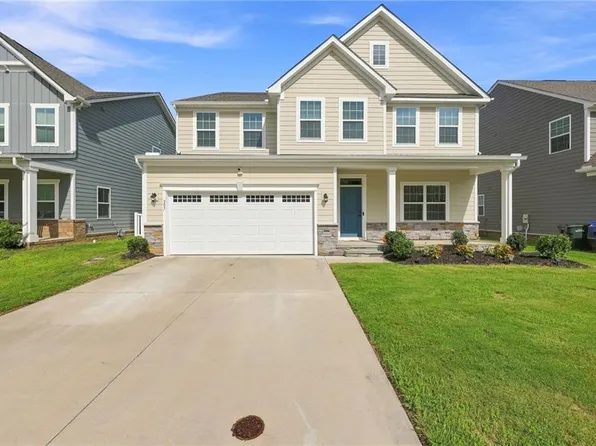 207 Terrywood Dr, Suffolk, VA 23434