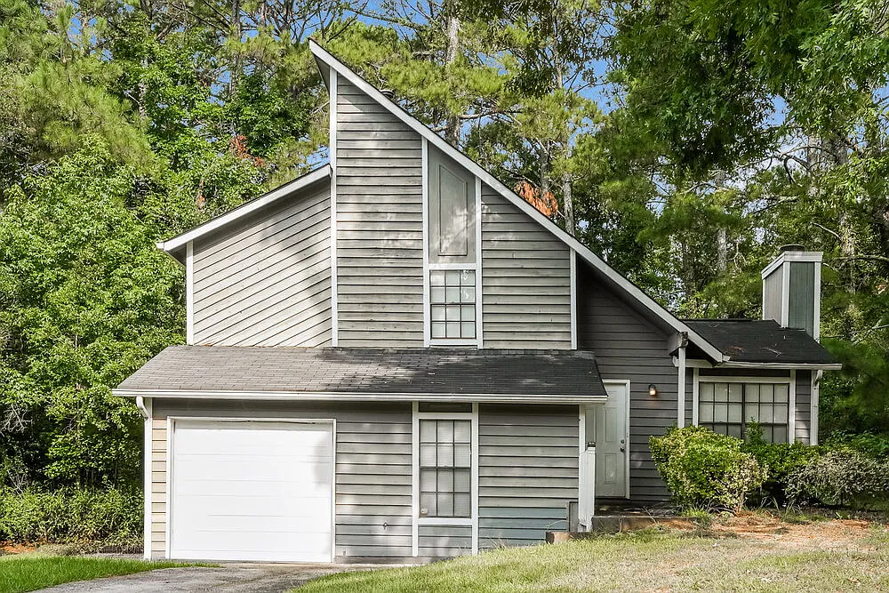 3 bed, 2.0 bath, 1194 sqft, $1,780 — Photo 1