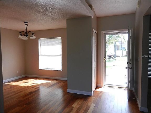 3rd image of 12103 Woodglen Cir