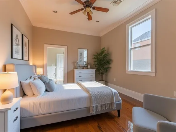 2809 Banks St, New Orleans, LA 70119