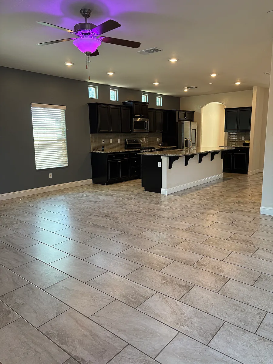 Building Photo - 2214 N Hall Ct