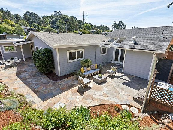2nd image of 138 Kipling Drive