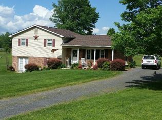 56 Perry St, Woodlawn, VA 24381