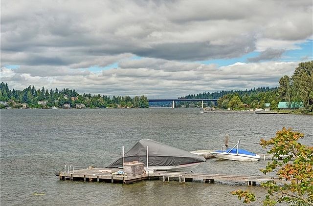 2nd image of 4637 Lake Washington Blvd SE
