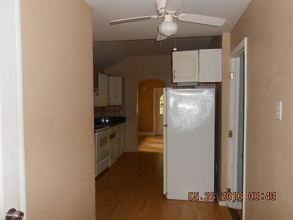 5th image of 121 Hilltop Ter