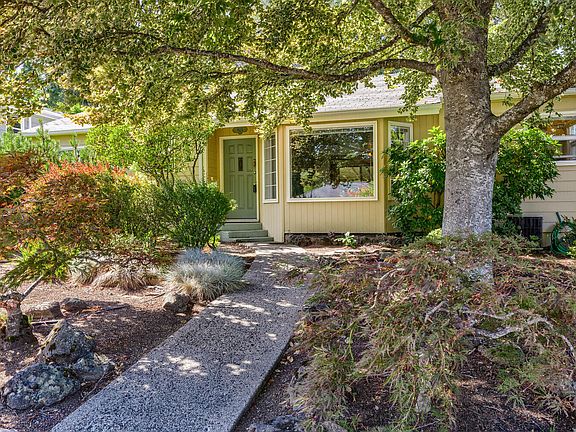 2nd image of 923 Garden Way
