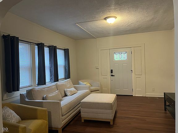 5th image of 3673 Birchwood Ave