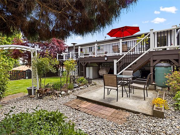 5th image of 3217 176th Street SW